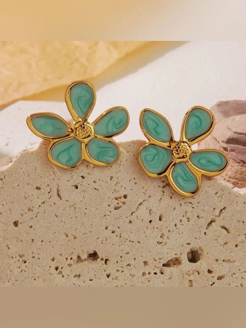 Flower Stud Earrings  Q1097